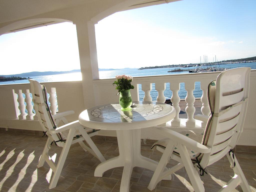 Apartments Renjak Sukošan Екстериор снимка