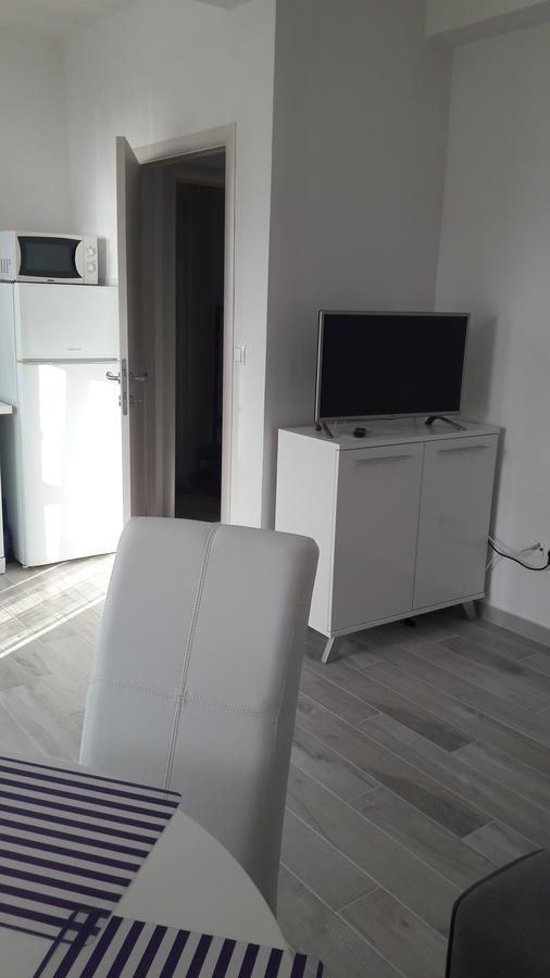 Apartments Renjak Sukošan Екстериор снимка