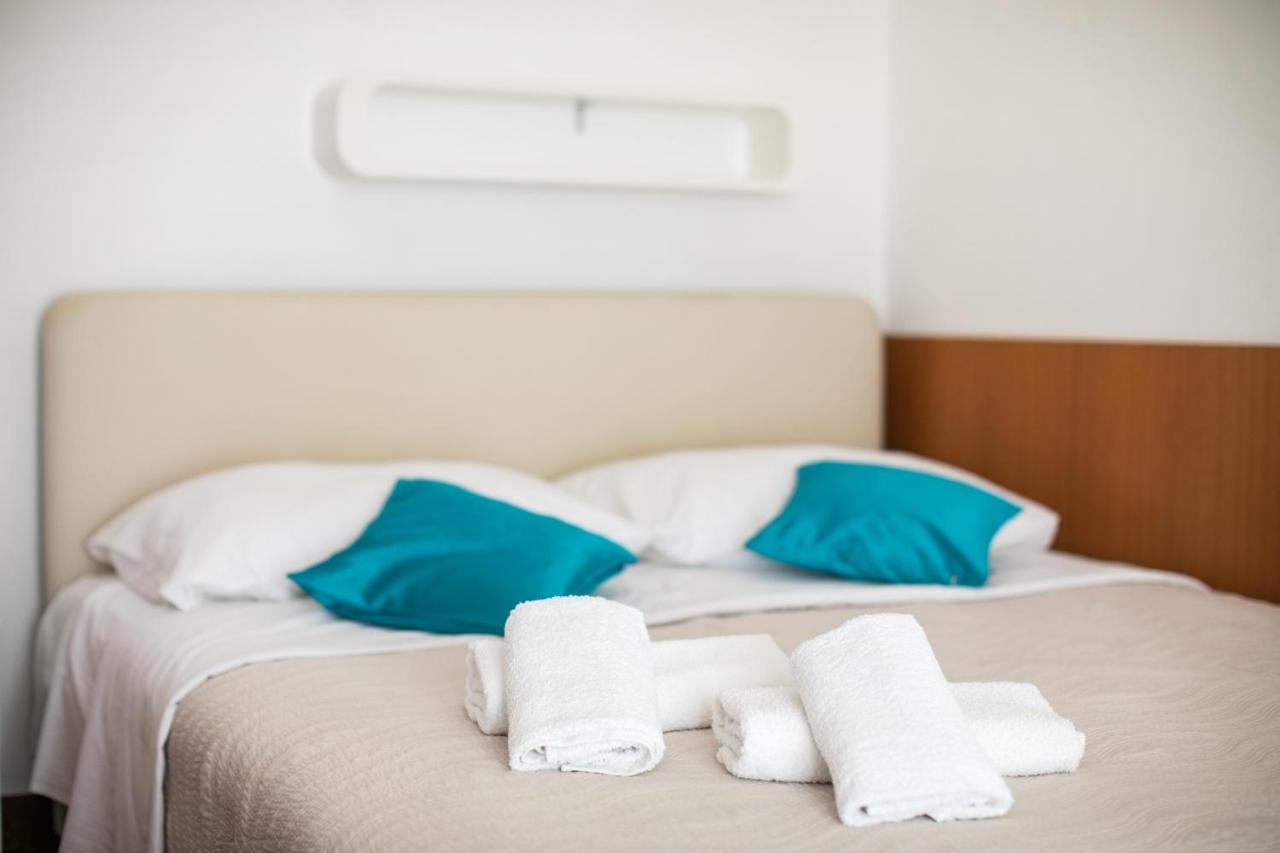 Apartments Renjak Sukošan Екстериор снимка