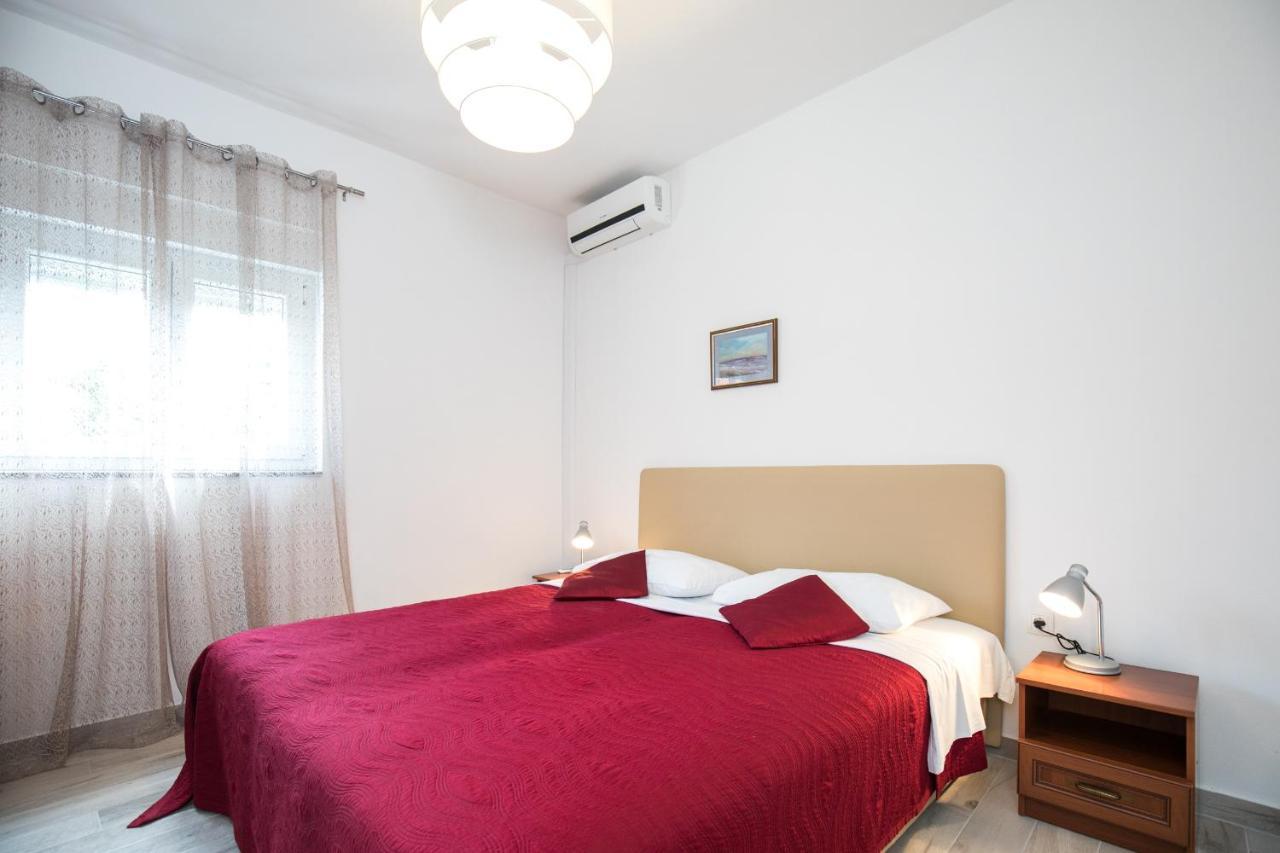 Apartments Renjak Sukošan Екстериор снимка